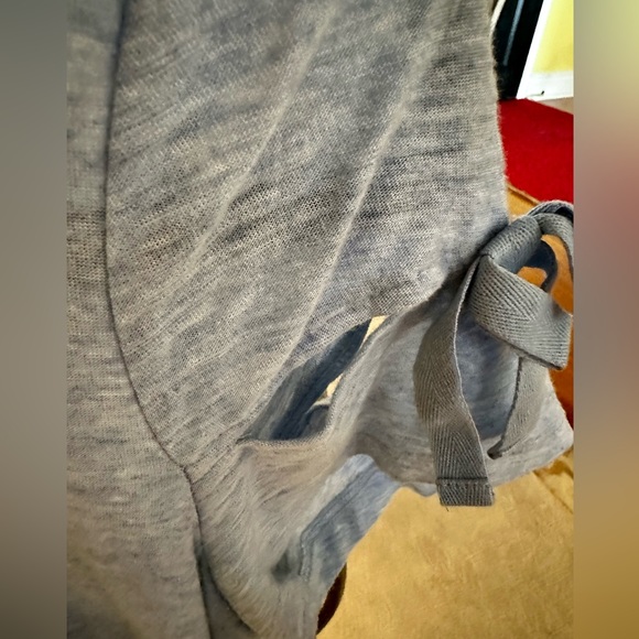 CeCe WOMEN SHORT SLEEVES WITH CUTE DETAILS T SHIRT SOFT BLUE SIZE S - Picture 7 of 7